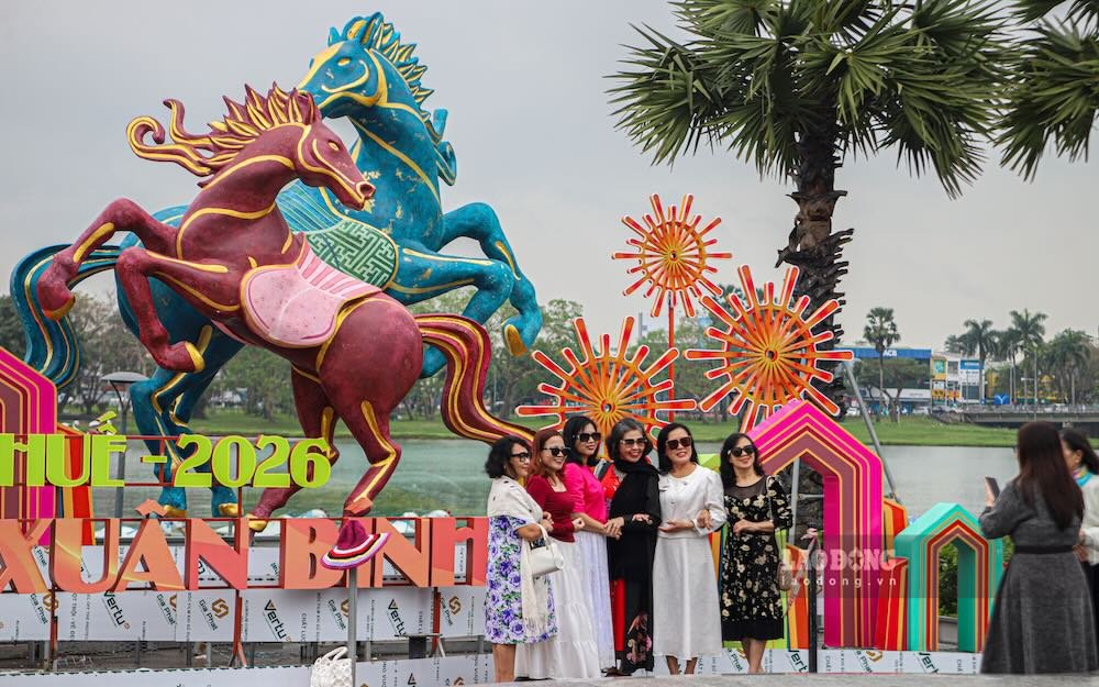 Biểu tượng Xuân Bính Ngọ 2026